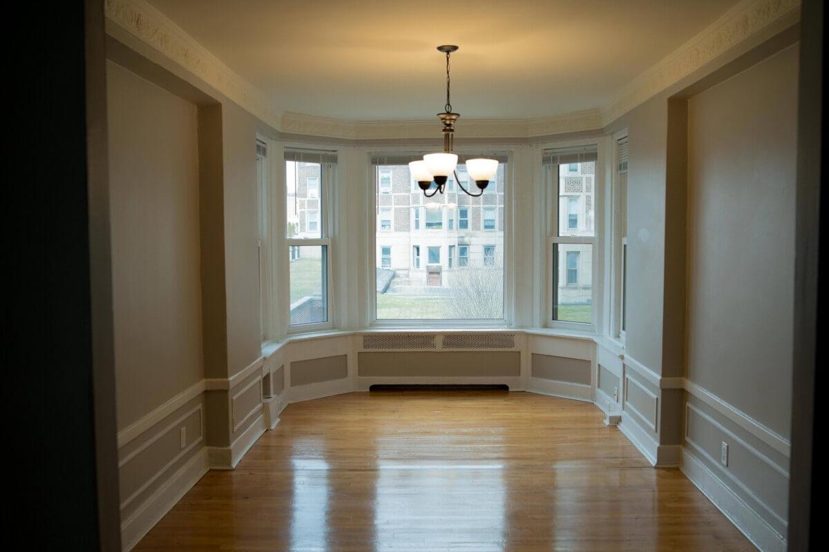 Units at Alden Towers in the Jefferson neighborhood have a dining area with a bay window.