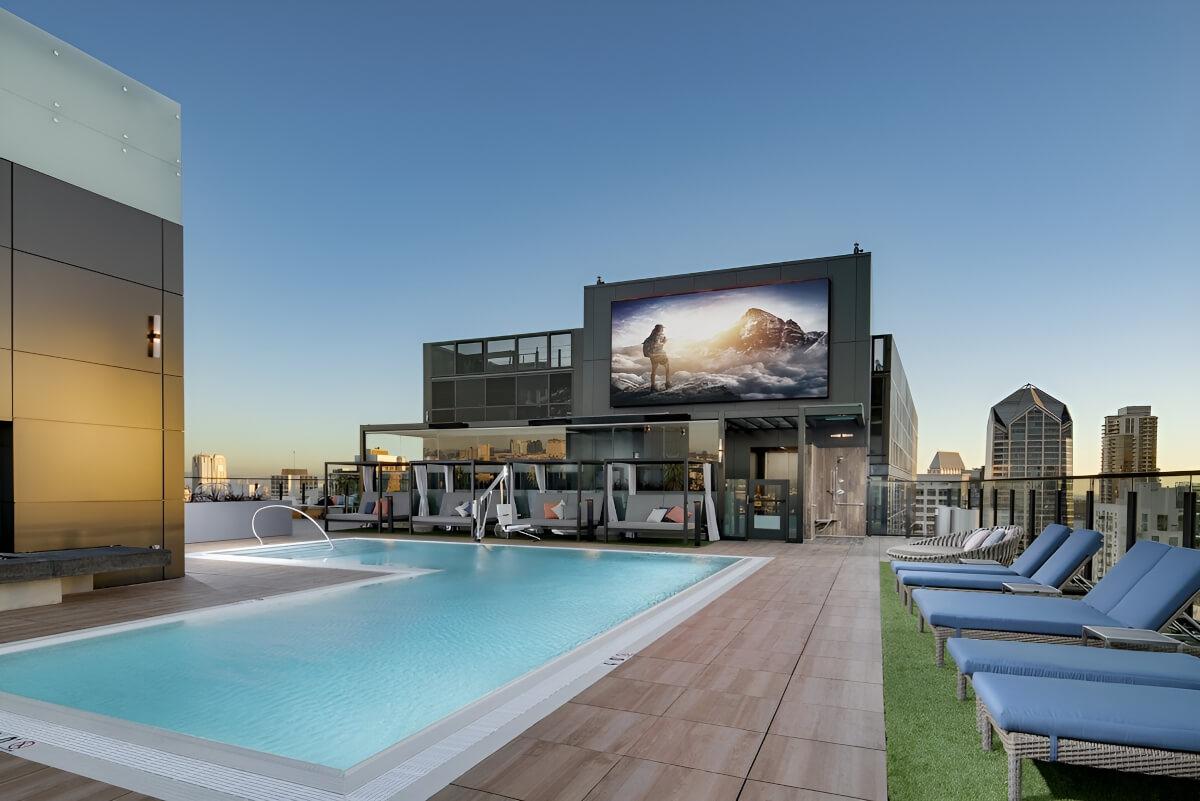 Rooftop pool at Luma Apartments in San Diego, CA.