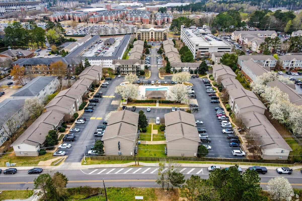 Apartment community on West Magnolia Ave