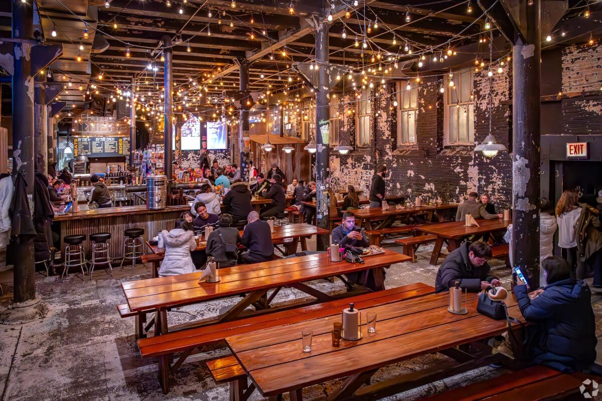 A casual barbeque joint in the West Loop neighborhood.