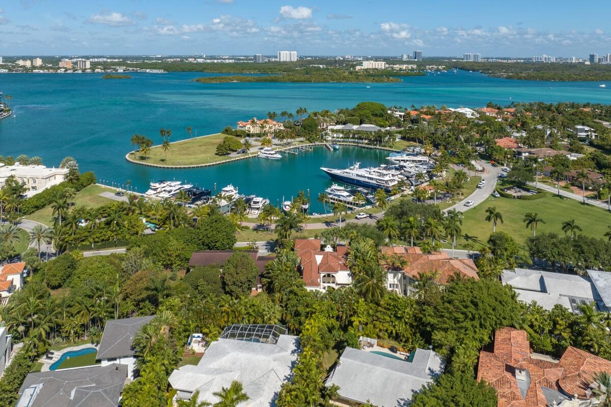 Aerial view of Bal Harbour in Miami Beach