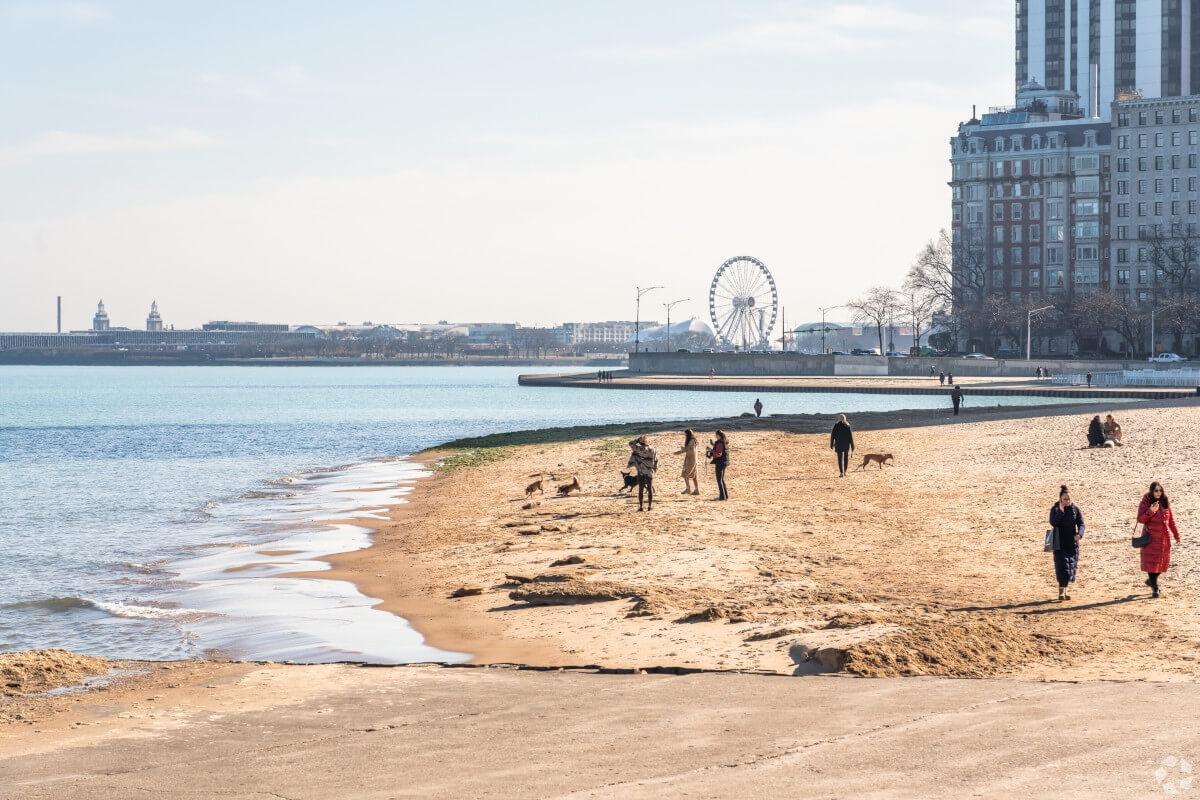 Beach view of the Gold Coast in Chicago