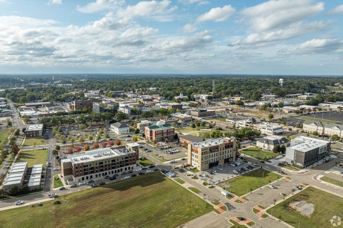 Grassy city in Mississippi.