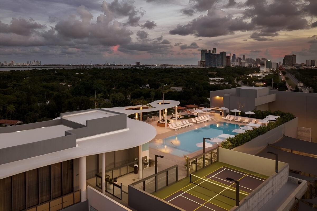 Racquetball courts sit next to rooftop pool.