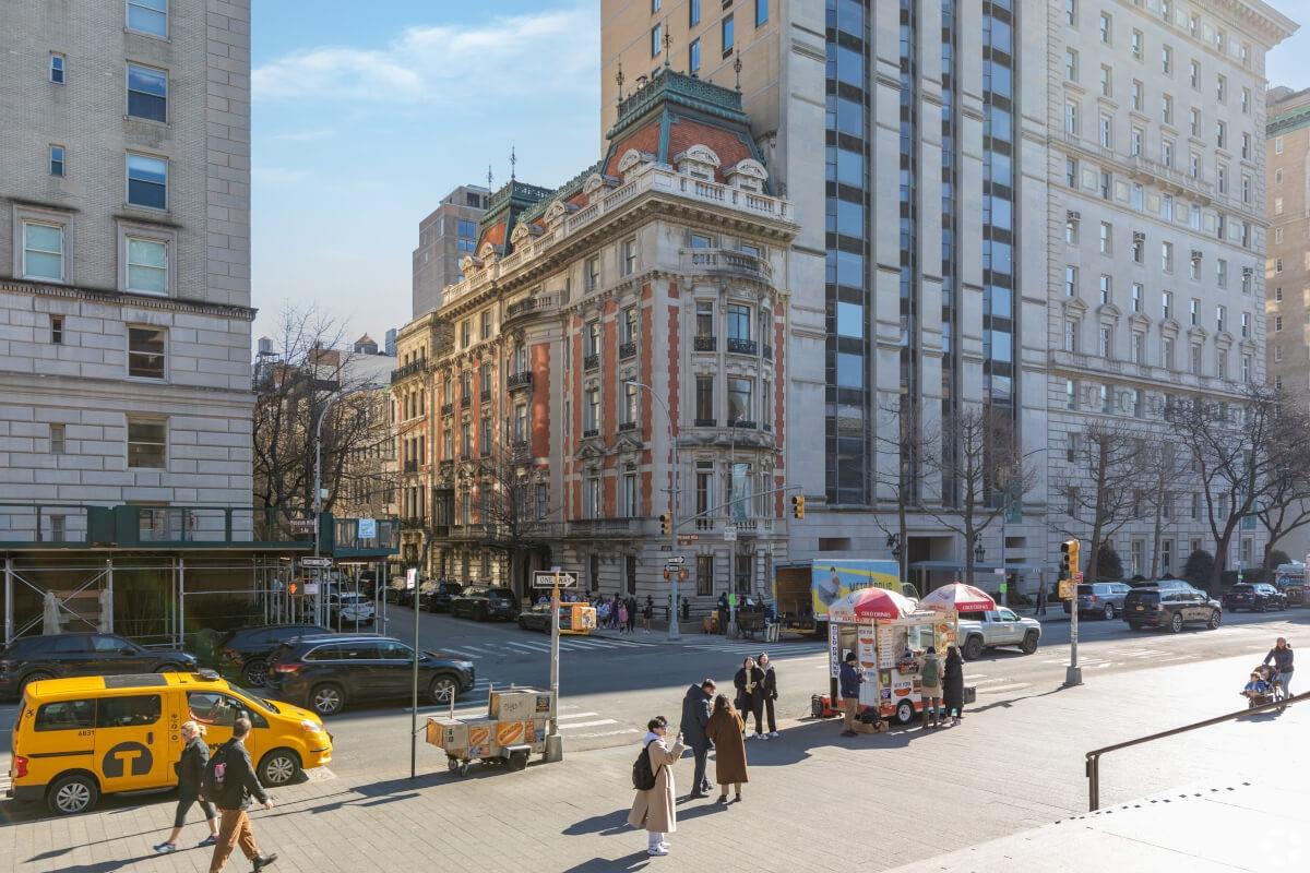 A view of 5th Avenue from the steps of the Metropolitan Museum of Art.