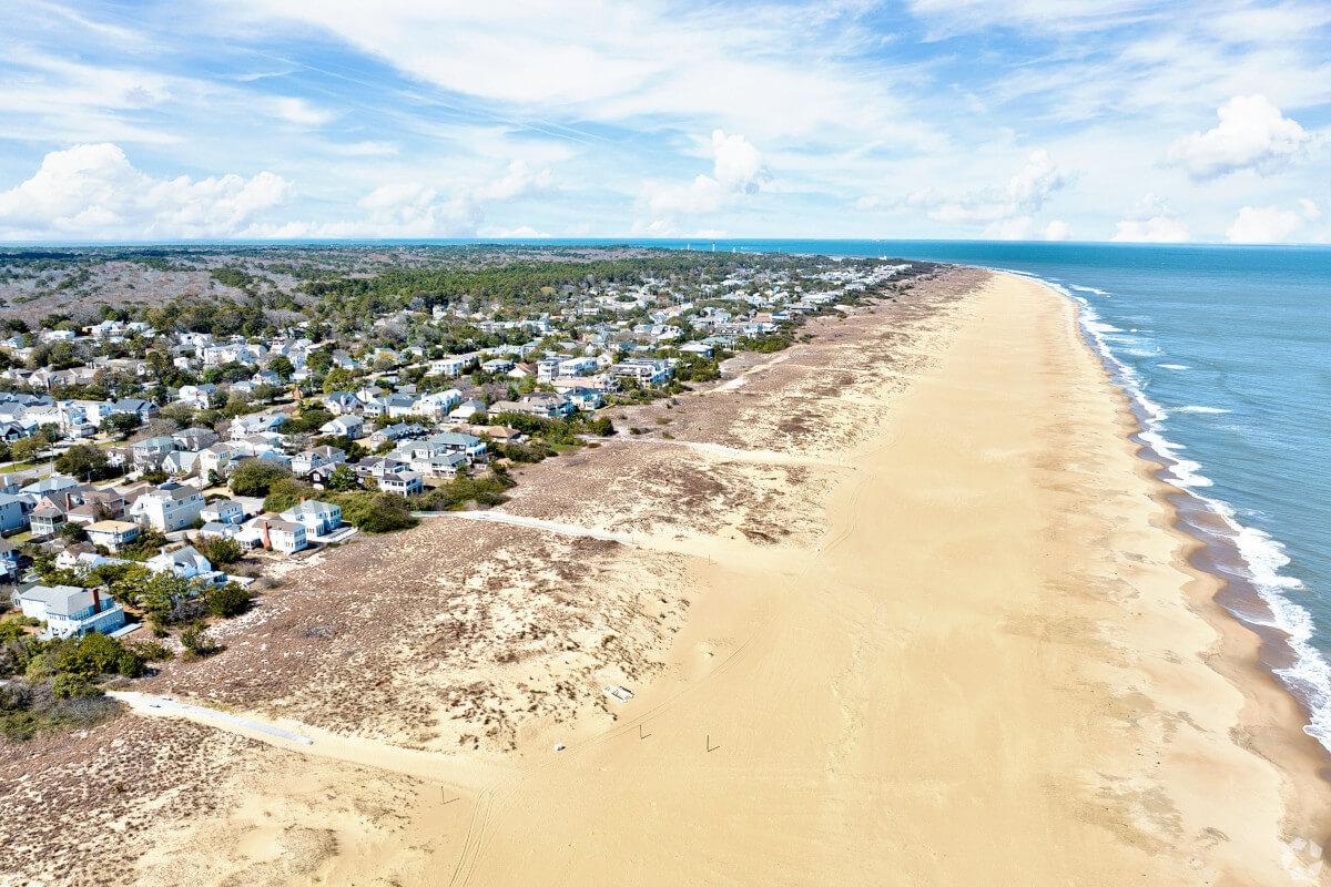 A coastline view of houses in Northeast Virginia Beach