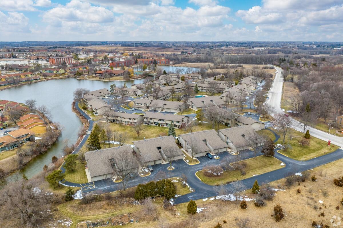 Northridge Lakes aerial view