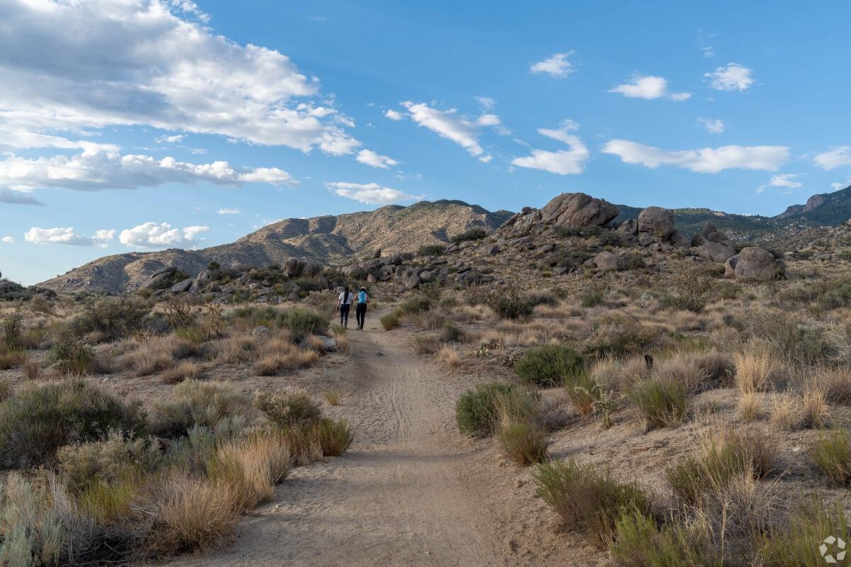 South San Pedro offers easy access to nearby natural scenery.