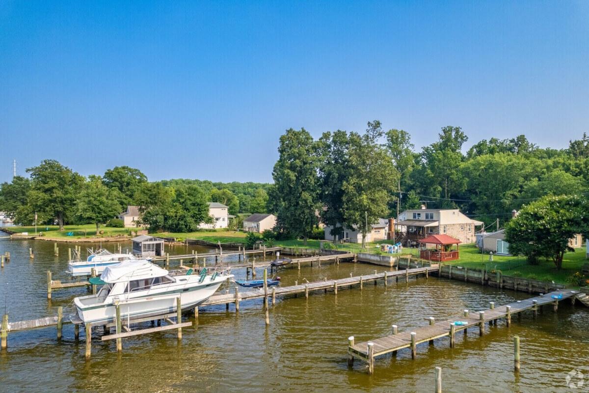 Edgewood provides renters waterfront properties and fun in the sun.