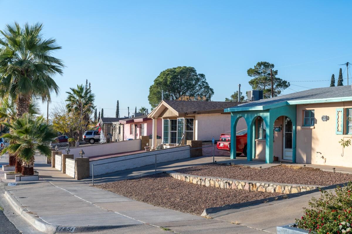 A street of houses in Sageland