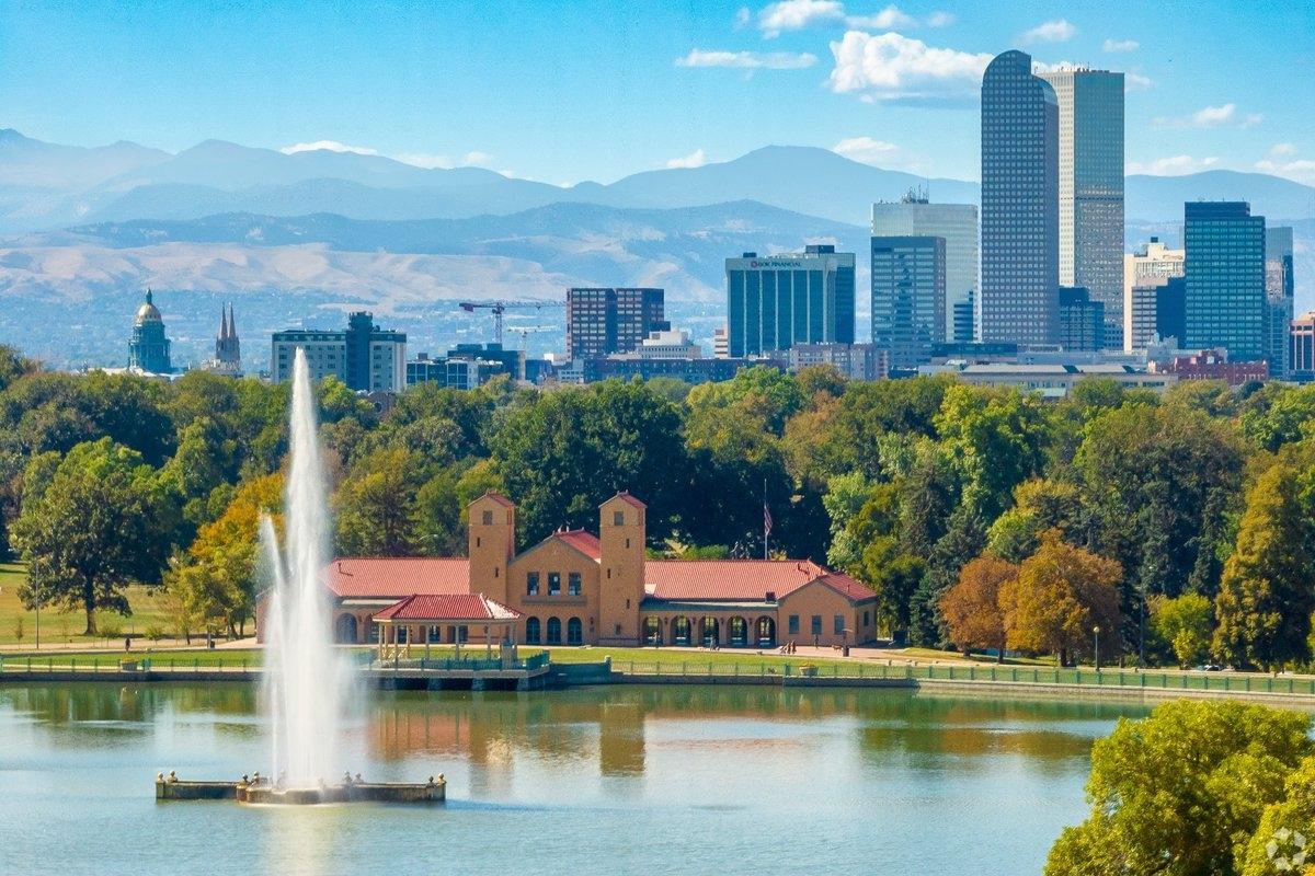 Beautiful water fountain with the Denver skyline in the background