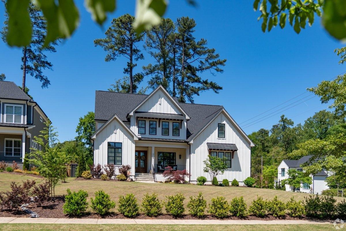 Stately homes in the North Hills neighborhood