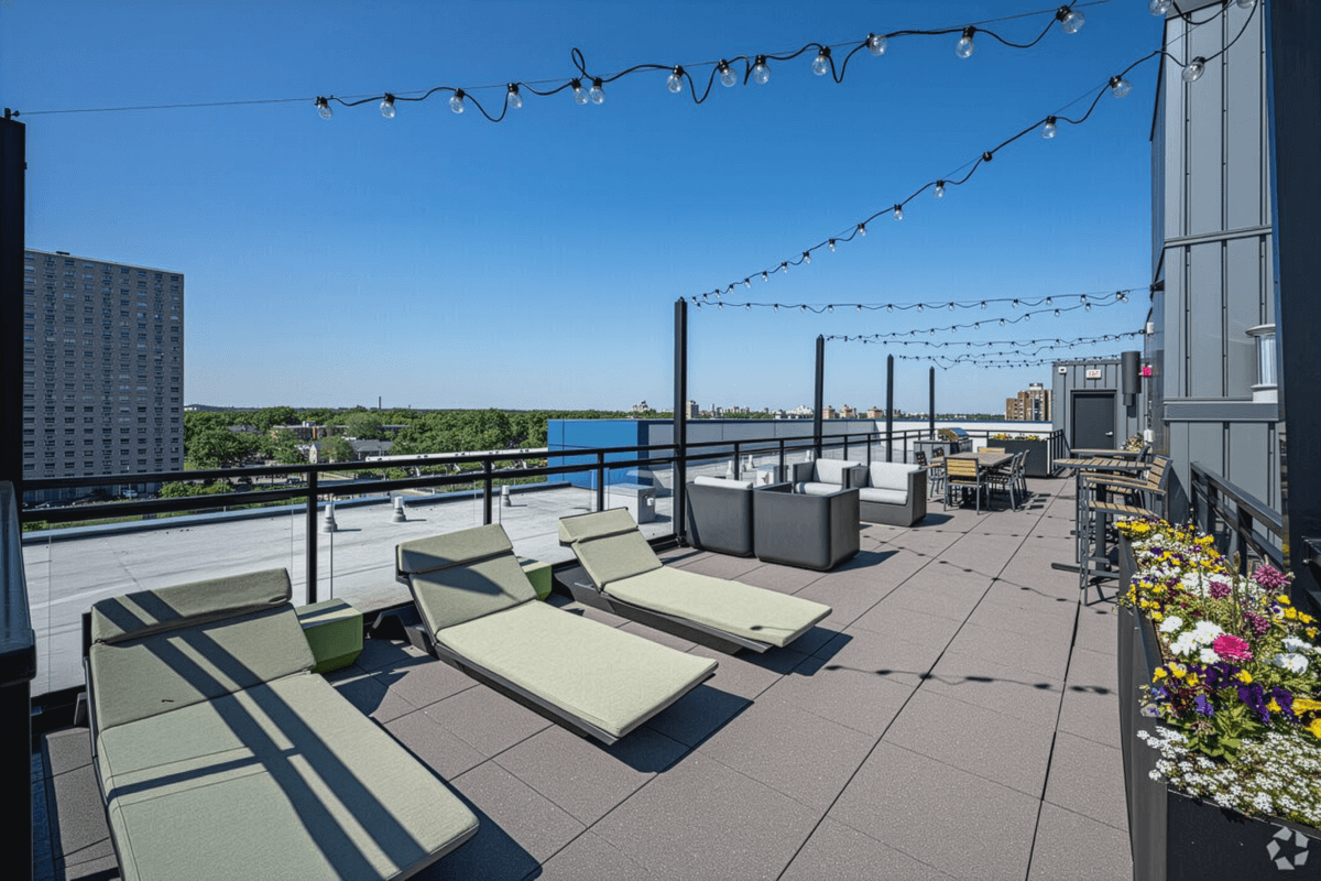 The rooftop at Luna in Minneapolis, MN has plenty of outdoor seating.