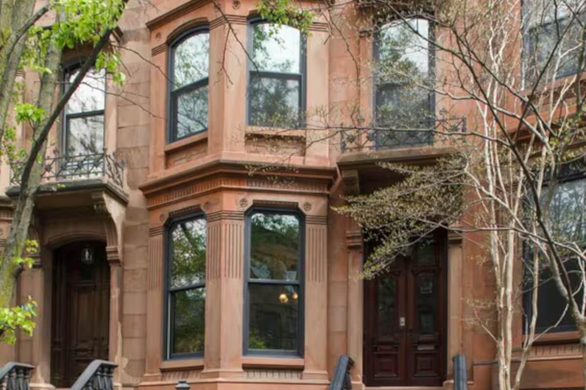 The brownstone exterior of 189 St. Johns Place in Brooklyn.