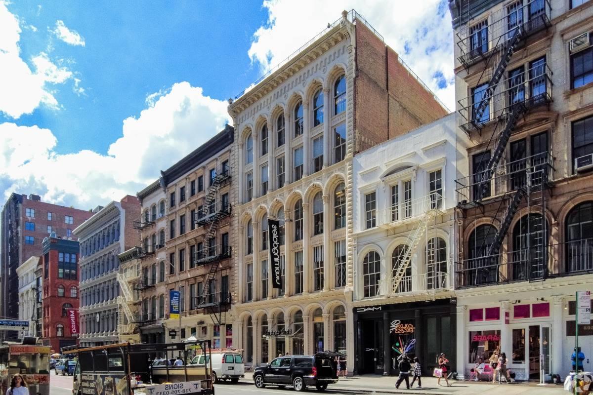 Residential buildings and boutiques in SoHo 