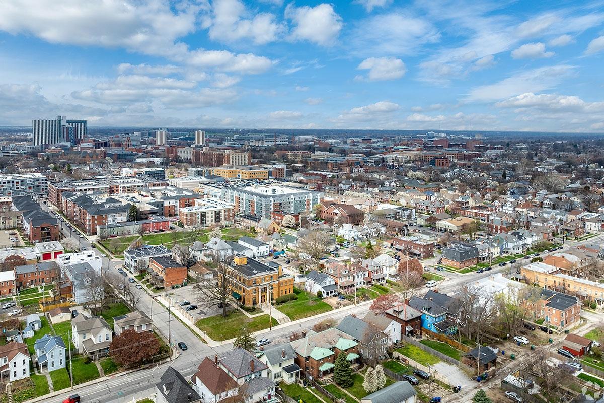 Necko-Weinland Park is not far from Ohio State University so it has many apartment communities and homes.