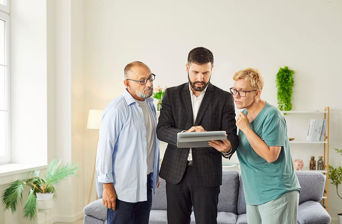 Renters taking note of what to look out for during a tour.