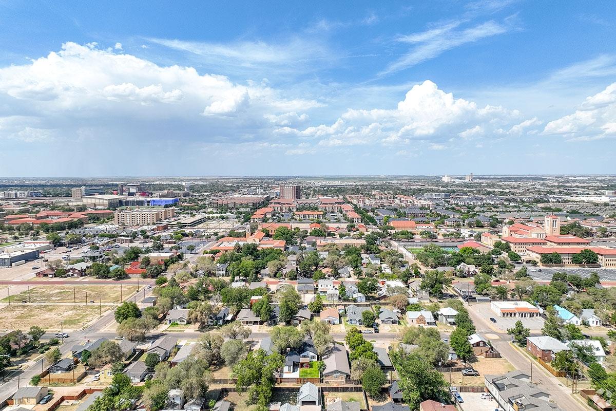 South Overton has tree-lined streets and older homes with historic architecture. 