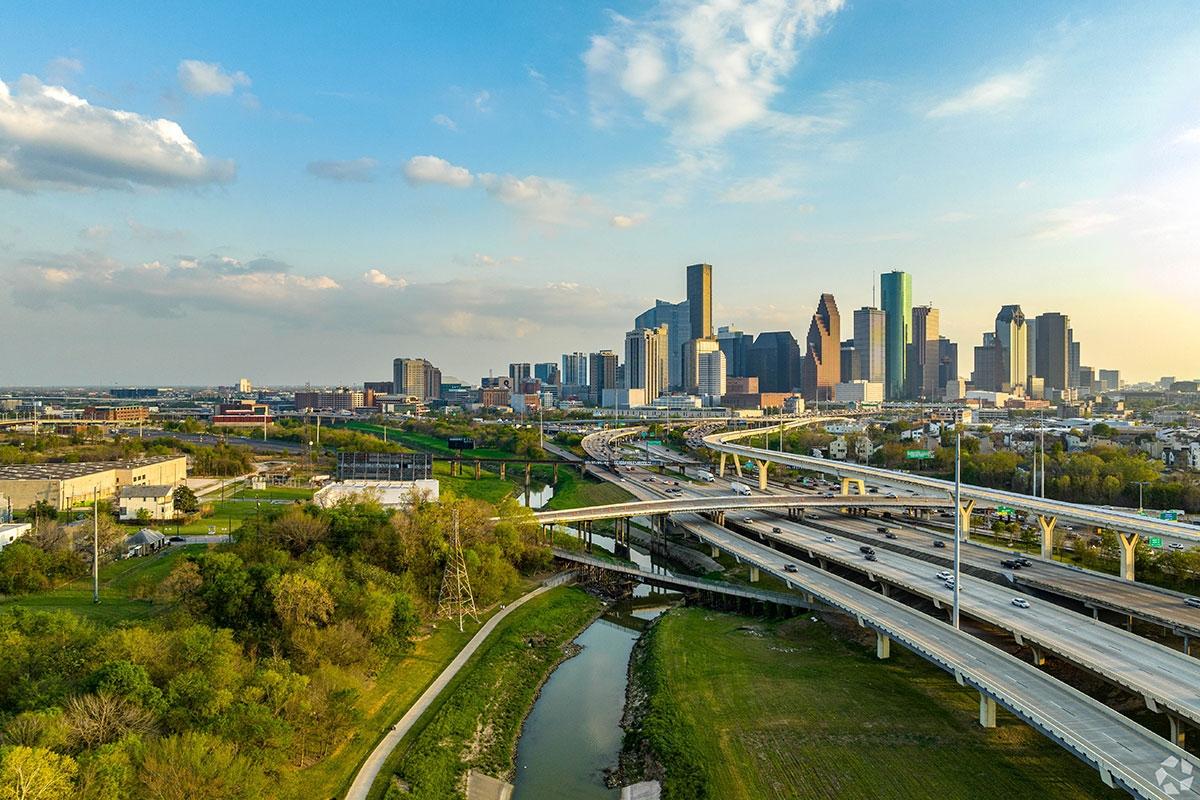 Downtown Dallas combines urban and rural amenities. 