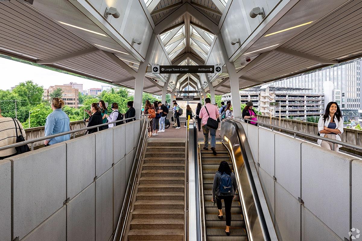 McLean offers multiple options for public transit and commuting to Crystal City.