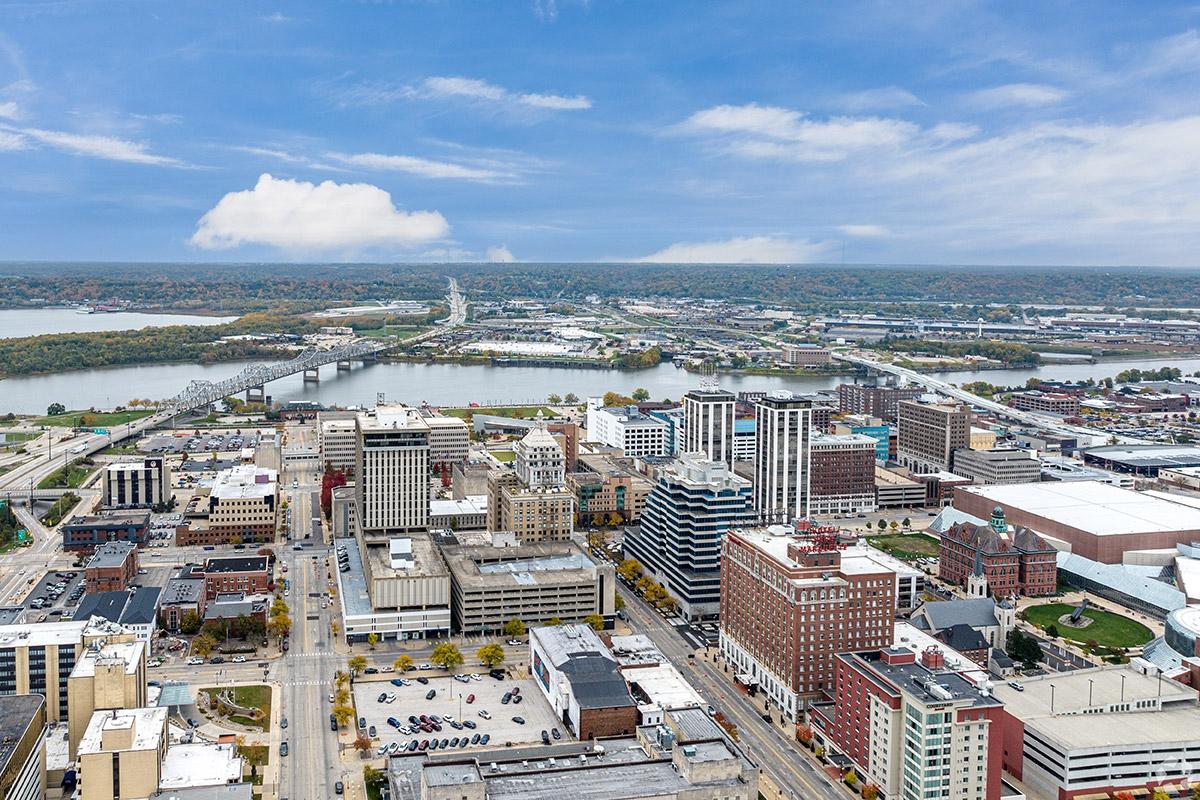 Peoria sits right along the river.