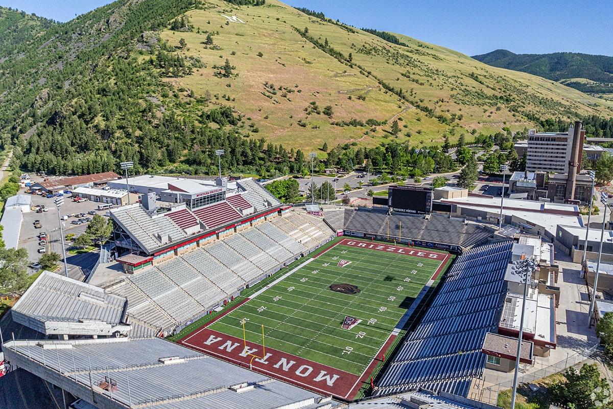 The University of Montana is located on the foothills of mountains.