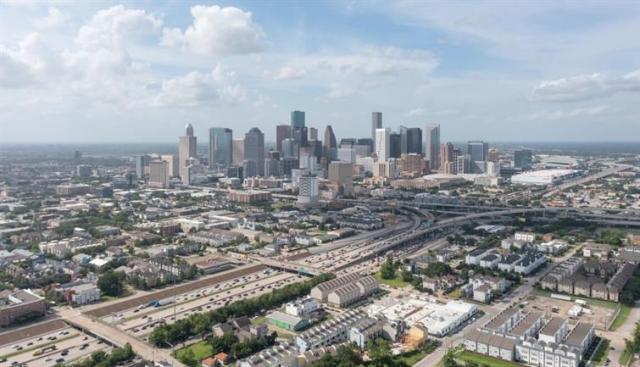 Retiring in Houston: Pros and Cons for Space City Seniors