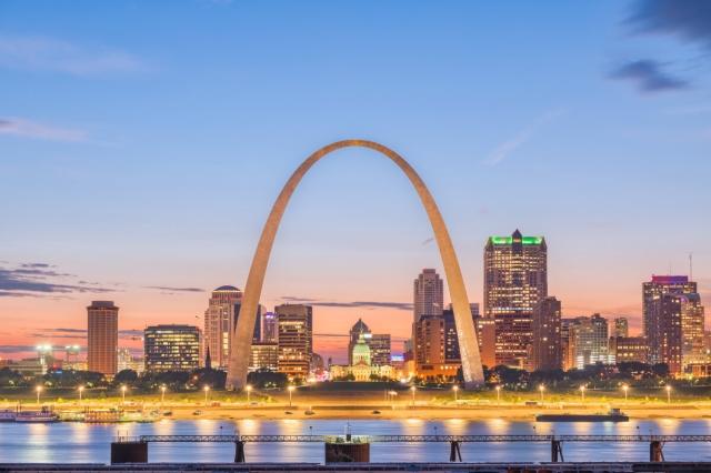 St. Louis Arch at dusk