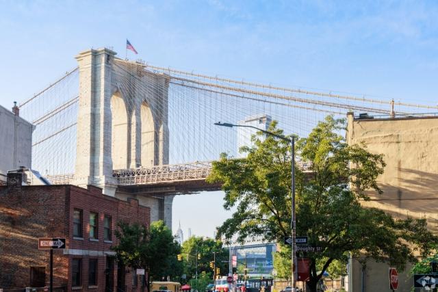 A view of the Brooklyn Bridge from the DUMBO neighborhood.