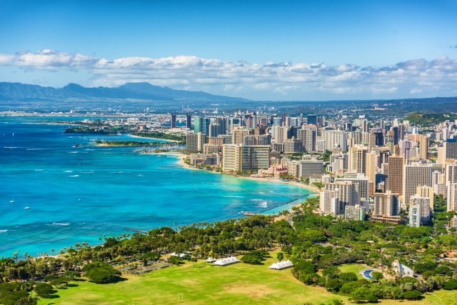 Sunny Honolulu skyline