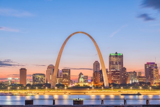 St. Louis Arch at dusk