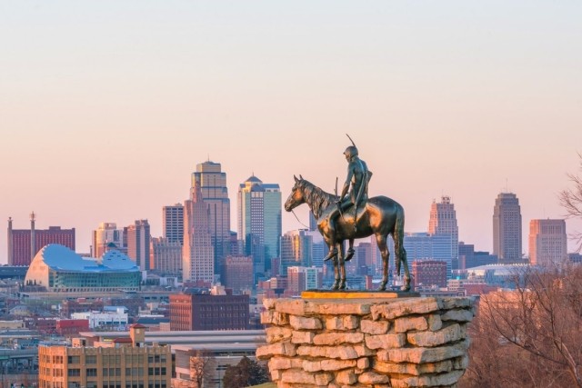 A skyline view of Kansas City at dusk