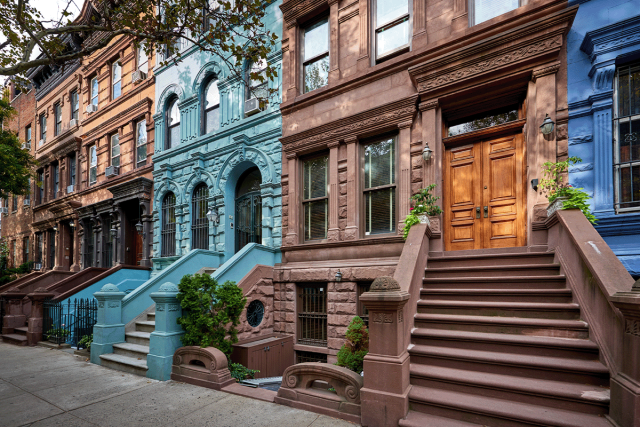 Apartments vs Houses in New York City