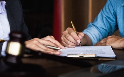 signing-document