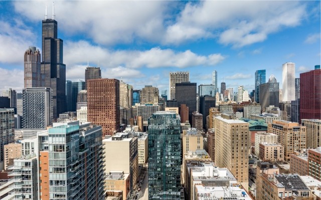 An image of the skyline in Chicago. 